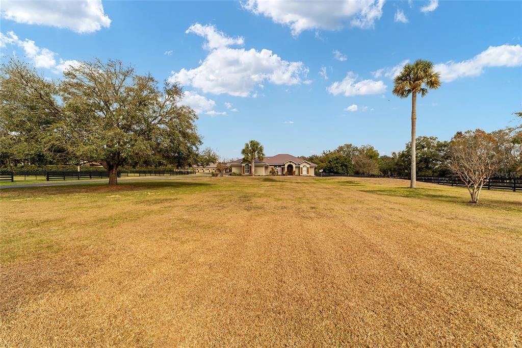 Recently Sold: $1,650,000 (3 beds, 2 baths, 3066 Square Feet)