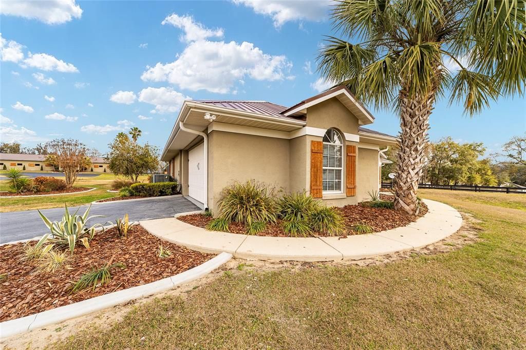 Recently Sold: $1,650,000 (3 beds, 2 baths, 3066 Square Feet)