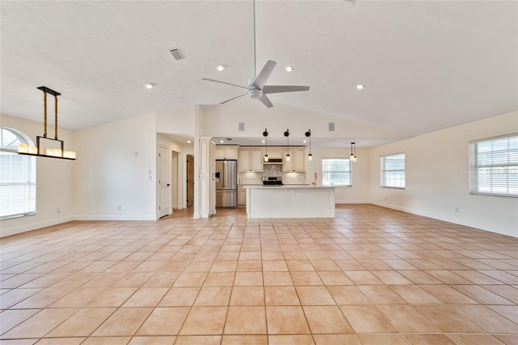 Recently Sold: $1,650,000 (3 beds, 2 baths, 3066 Square Feet)