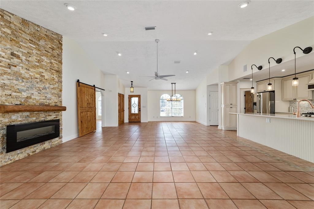 Recently Sold: $1,650,000 (3 beds, 2 baths, 3066 Square Feet)