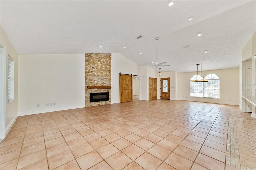 Recently Sold: $1,650,000 (3 beds, 2 baths, 3066 Square Feet)