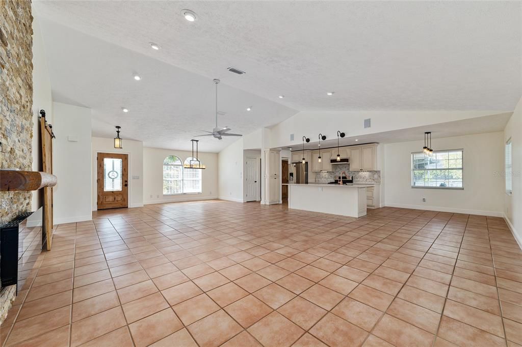 Recently Sold: $1,650,000 (3 beds, 2 baths, 3066 Square Feet)