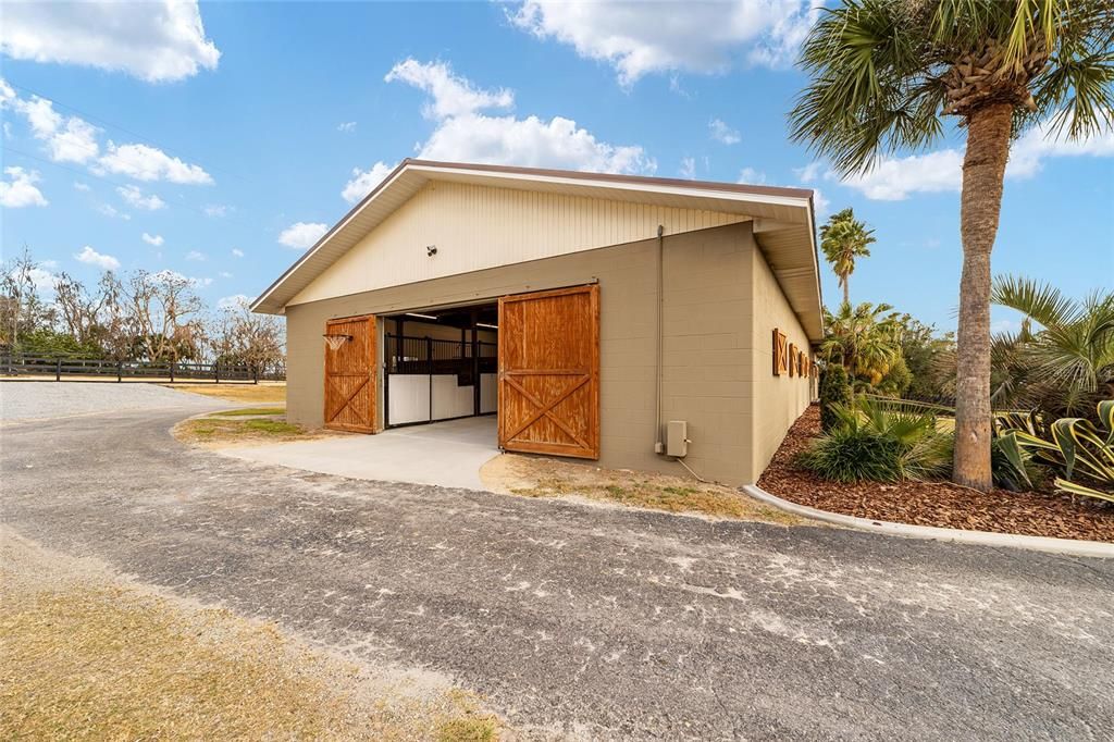 Recently Sold: $1,650,000 (3 beds, 2 baths, 3066 Square Feet)