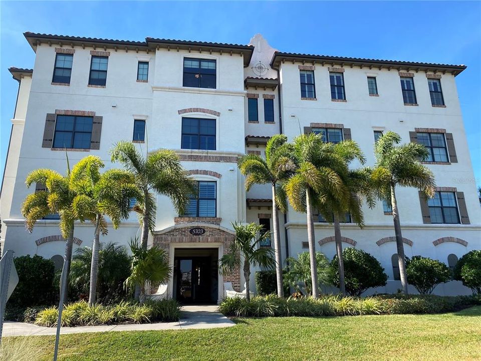 Vendido Recientemente: $1,380,000 (3 camas, 3 baños, 2991 Pies cuadrados)