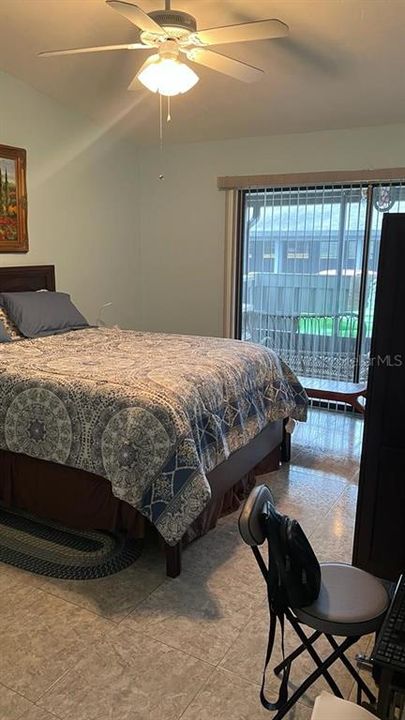 Vendido Recientemente: $200,000 (2 camas, 2 baños, 1184 Pies cuadrados)