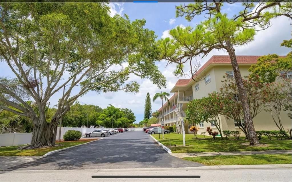Recently Sold: $150,000 (1 beds, 1 baths, 585 Square Feet)