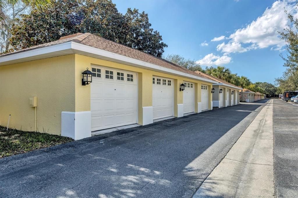 Recently Sold: $315,000 (2 beds, 2 baths, 1638 Square Feet)