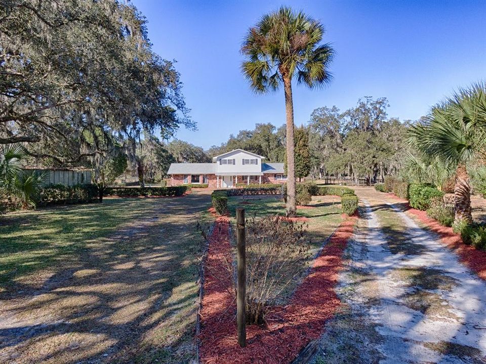 Recently Sold: $395,000 (5 beds, 2 baths, 2700 Square Feet)