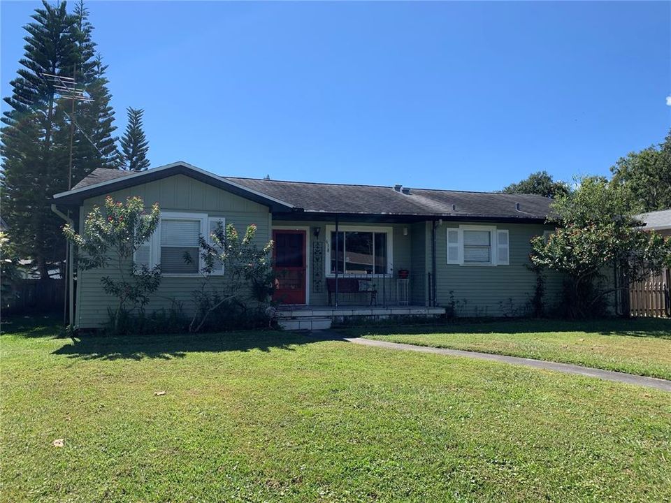 最近售出: $300,000 (3 贝兹, 2 浴室, 1378 平方英尺)