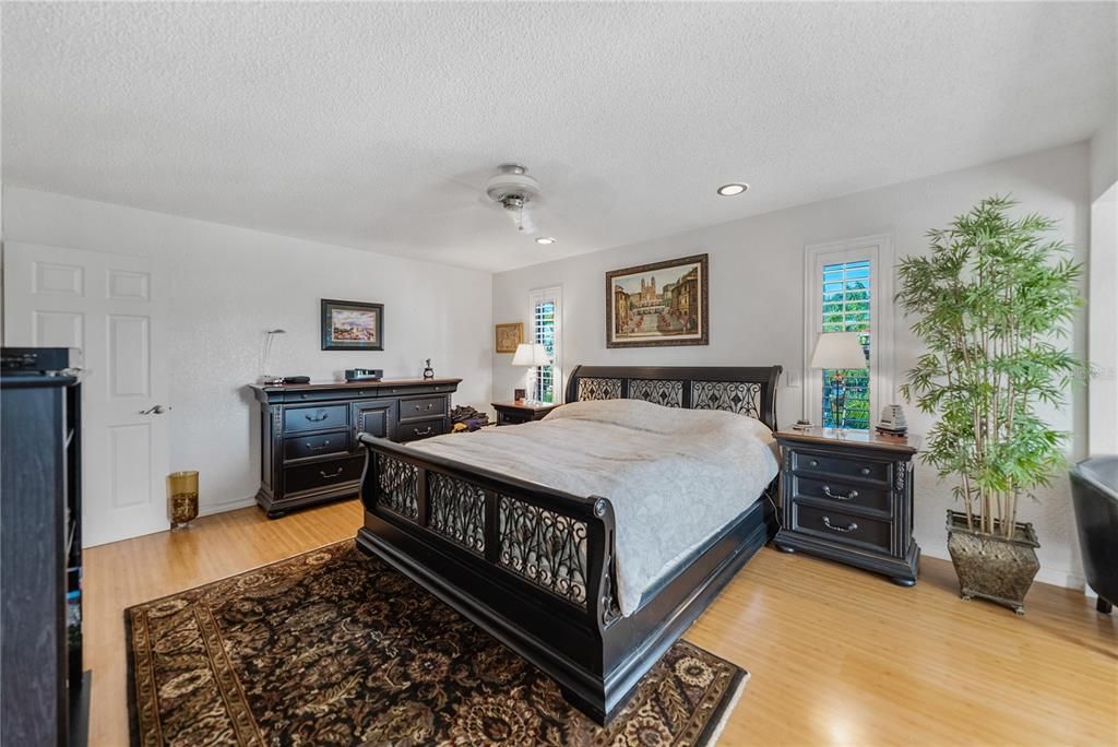 Recently Sold: $989,500 (3 beds, 2 baths, 2191 Square Feet)