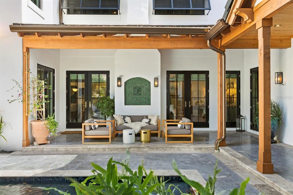 Recently Sold: $3,495,000 (5 beds, 5 baths, 3691 Square Feet)