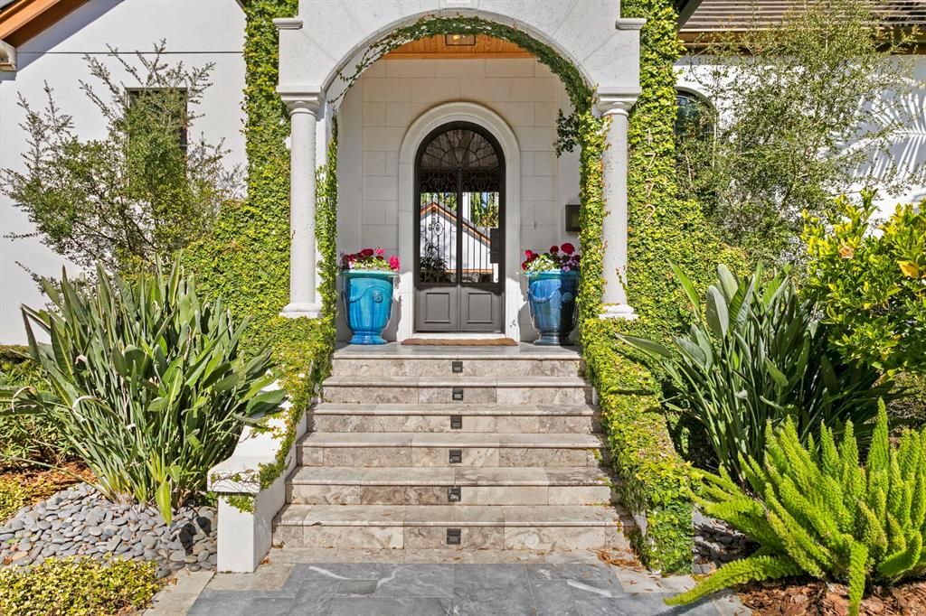 Recently Sold: $3,495,000 (5 beds, 5 baths, 3691 Square Feet)