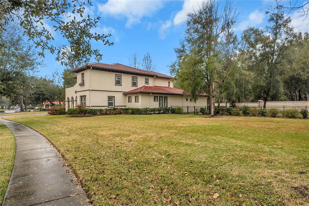 Recently Sold: $1,275,000 (5 beds, 5 baths, 5034 Square Feet)