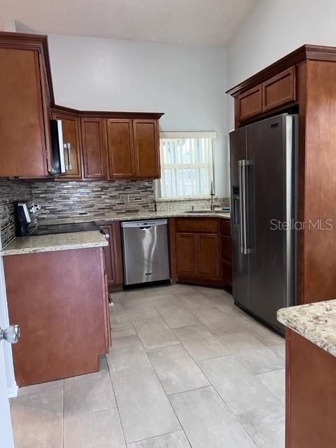 Recently Rented: $1,800 (3 beds, 2 baths, 1280 Square Feet)