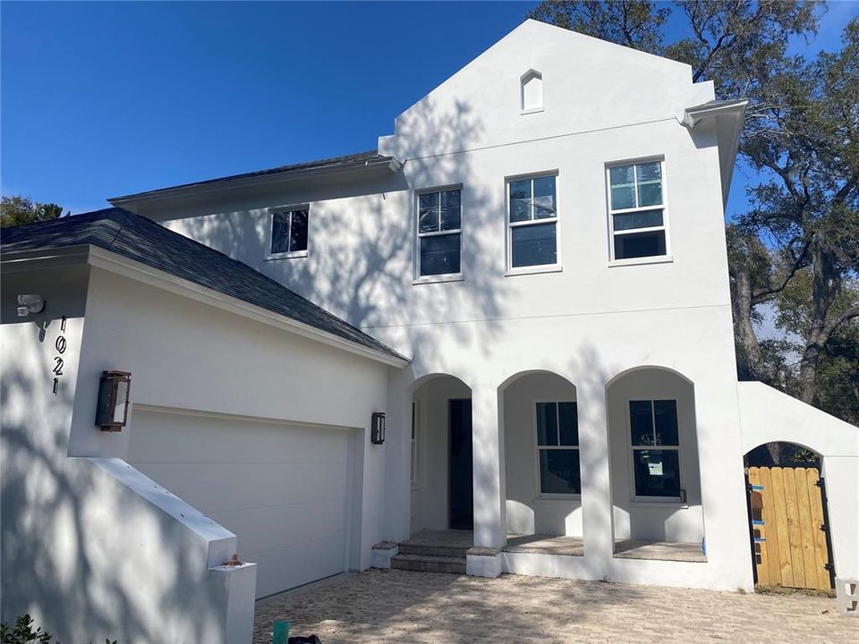 Recently Sold: $1,050,000 (4 beds, 3 baths, 2901 Square Feet)