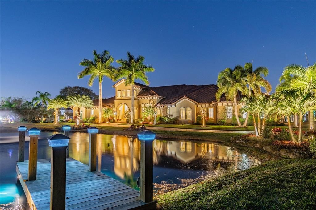 Recently Sold: $3,350,000 (6 beds, 6 baths, 7148 Square Feet)