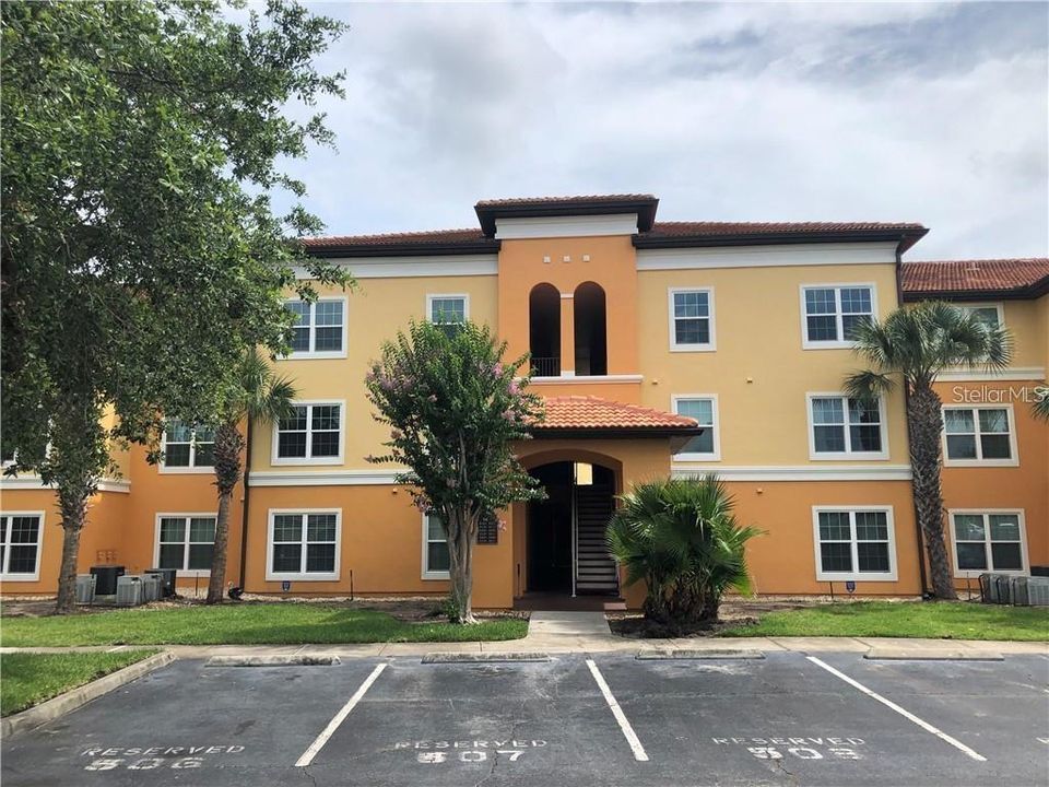 Recently Sold: $137,000 (1 beds, 1 baths, 820 Square Feet)