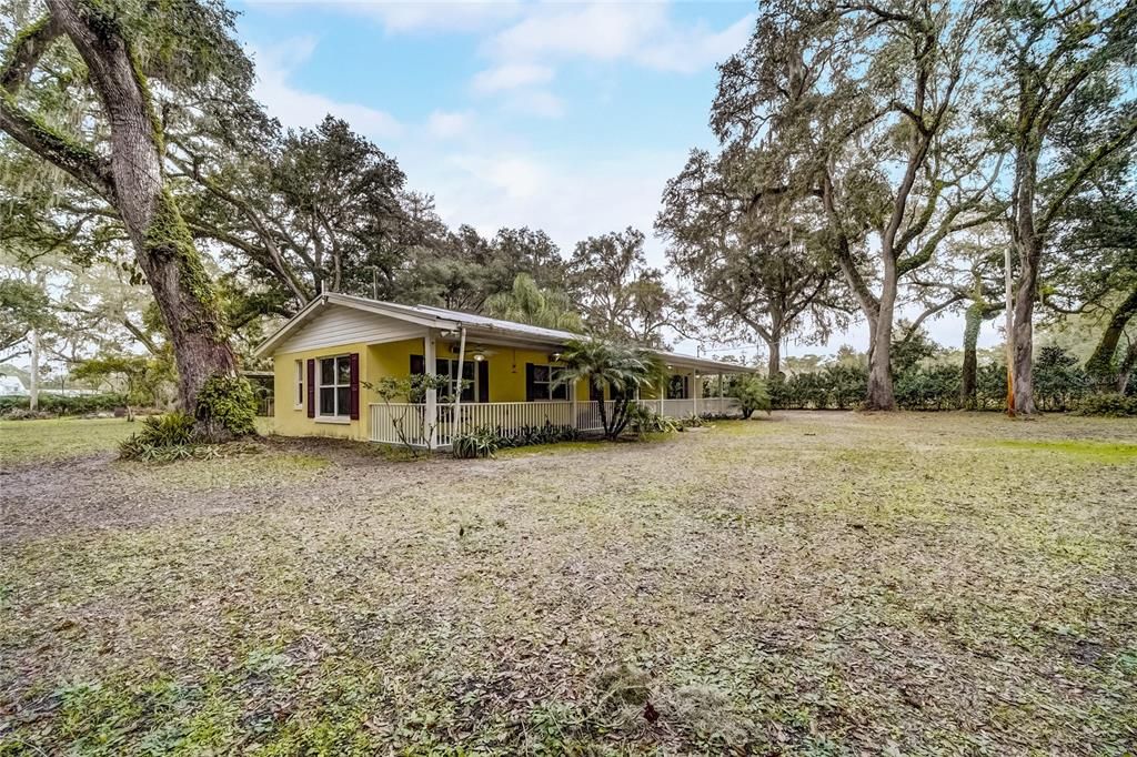 Recently Sold: $450,000 (4 beds, 2 baths, 1928 Square Feet)