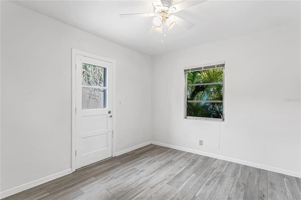 Recently Sold: $625,000 (3 beds, 1 baths, 1282 Square Feet)