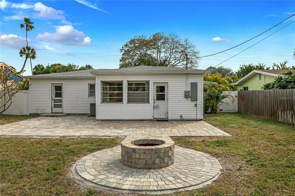 Recently Sold: $625,000 (3 beds, 1 baths, 1282 Square Feet)