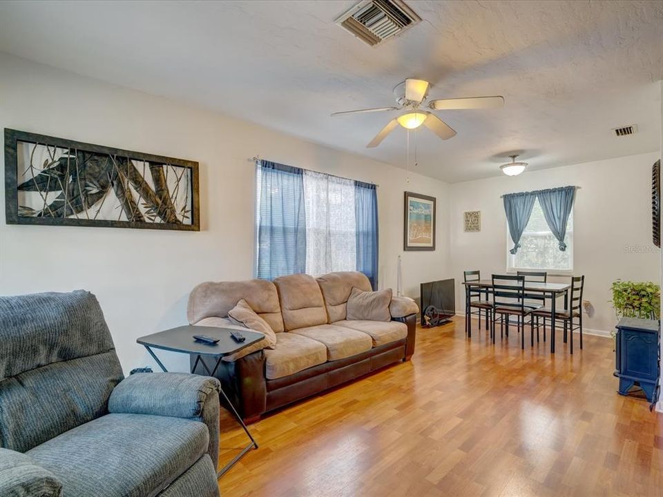 Recently Sold: $151,000 (2 beds, 1 baths, 851 Square Feet)