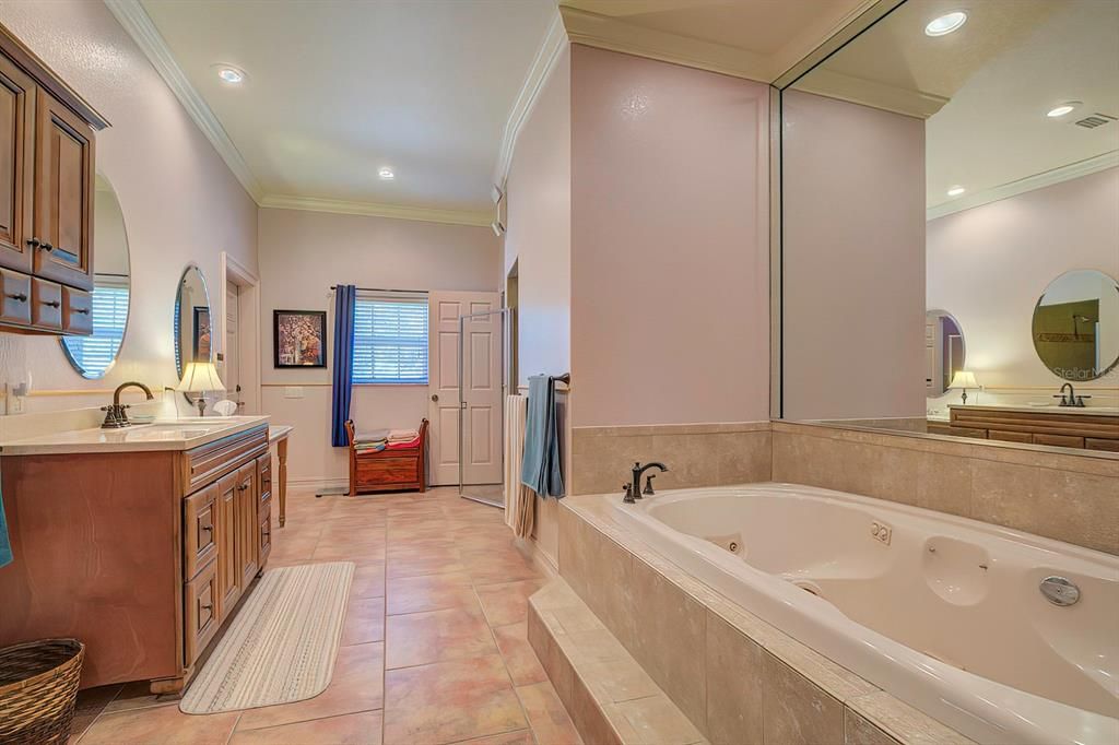 Недавно продано: $425,000 (3 спален, 1 ванн, 1897 Квадратных фут)