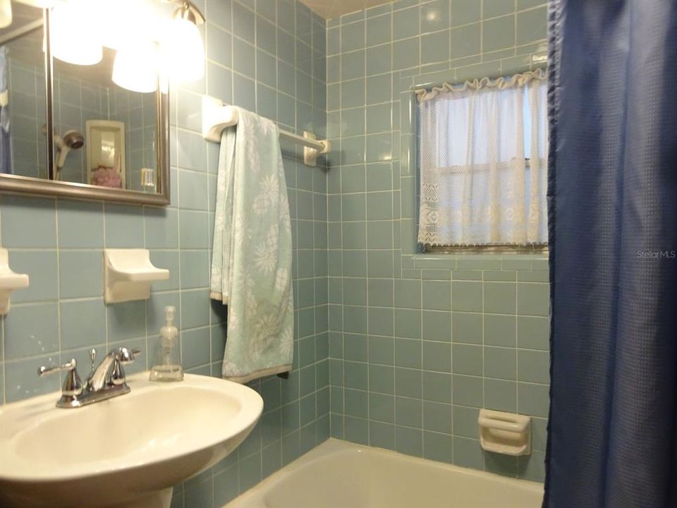 最近售出: $349,900 (3 贝兹, 2 浴室, 1280 平方英尺)