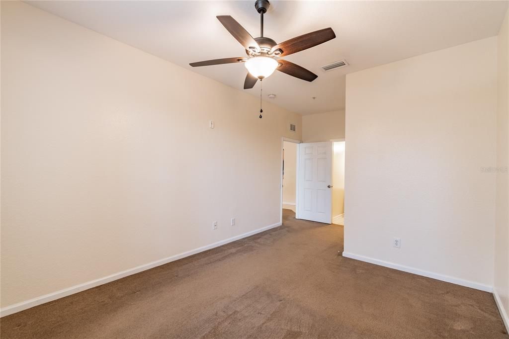 Recently Sold: $220,000 (3 beds, 2 baths, 1408 Square Feet)