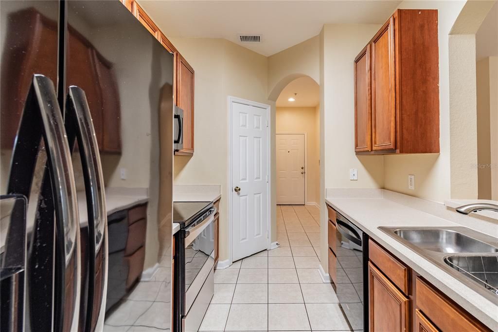 Recently Sold: $220,000 (3 beds, 2 baths, 1408 Square Feet)