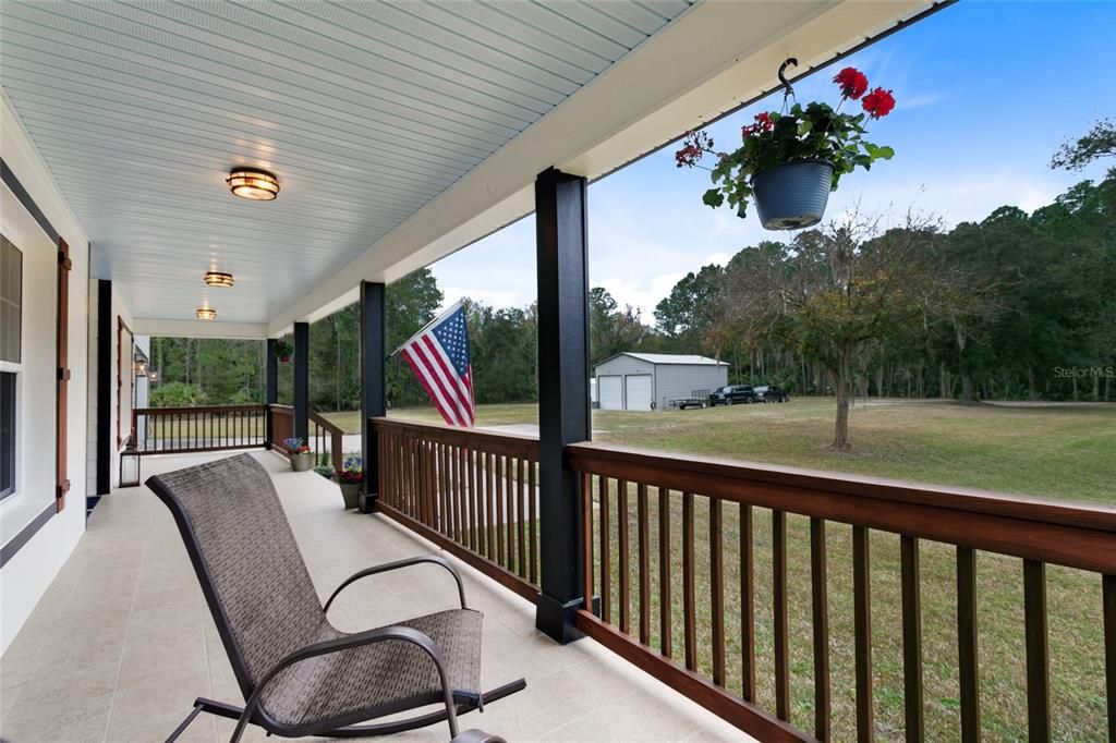 42' Long Front Porch to enjoy your peace & quiet