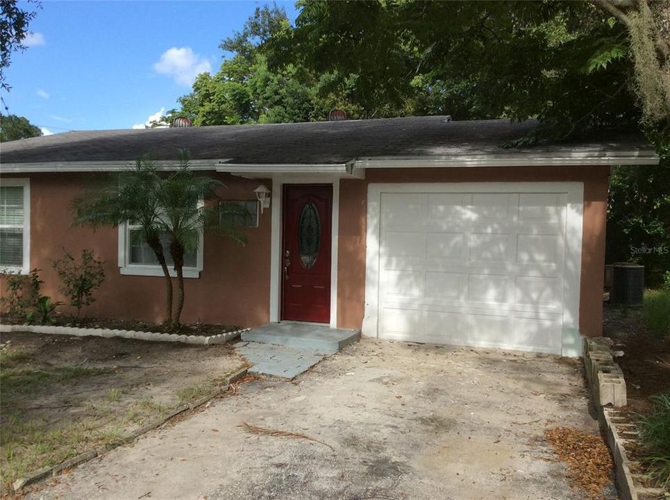 Recently Rented: $1,400 (3 beds, 2 baths, 1000 Square Feet)