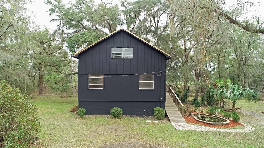 Recently Sold: $290,000 (3 beds, 2 baths, 1368 Square Feet)