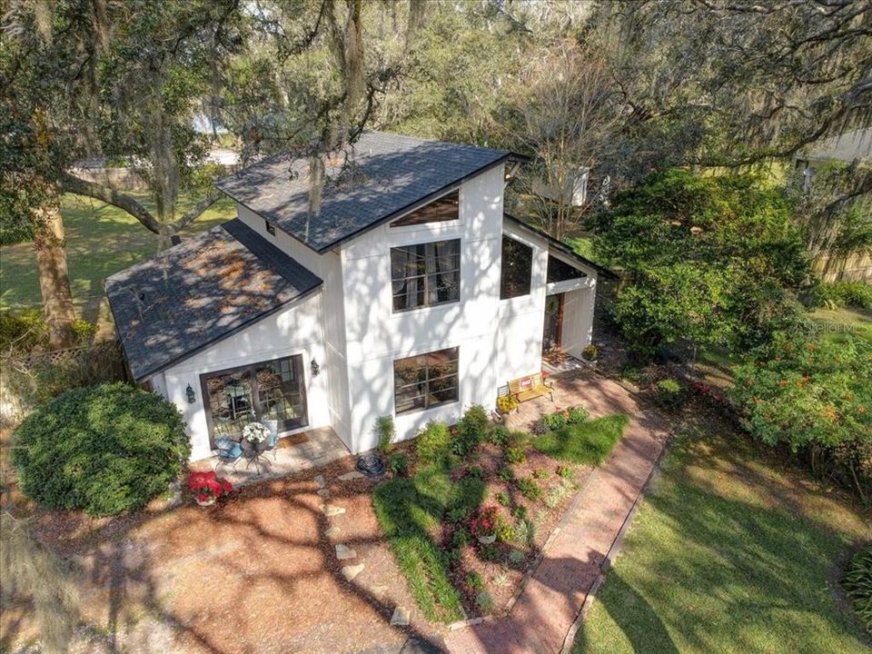 Recently Sold: $599,000 (3 beds, 2 baths, 1490 Square Feet)