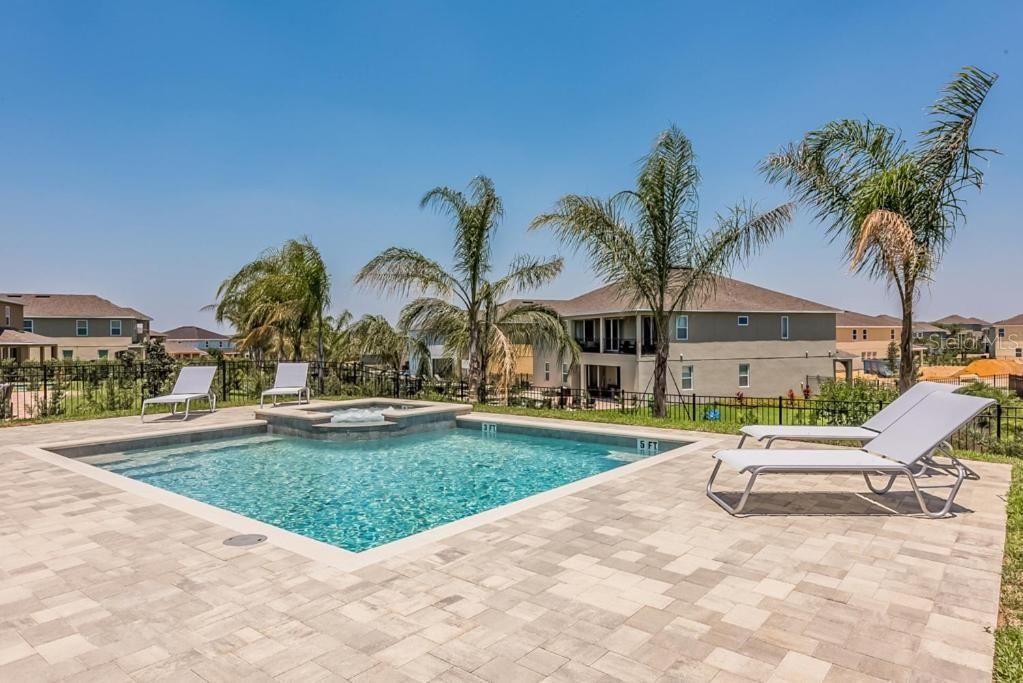 Recently Sold: $770,000 (8 beds, 8 baths, 4057 Square Feet)