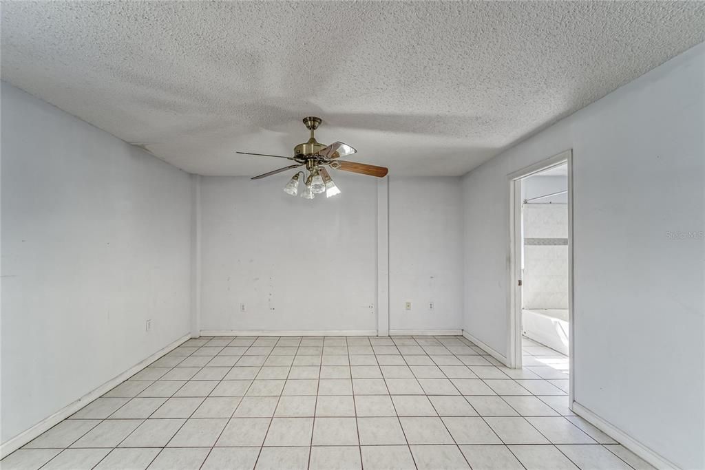 Recently Sold: $175,000 (3 beds, 2 baths, 2880 Square Feet)