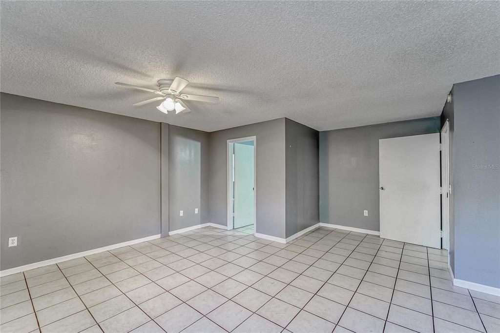 Recently Sold: $175,000 (3 beds, 2 baths, 2880 Square Feet)