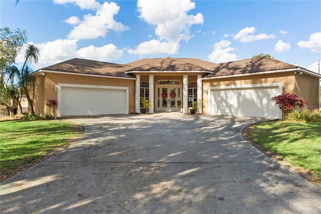 Recently Sold: $485,000 (3 beds, 2 baths, 2221 Square Feet)