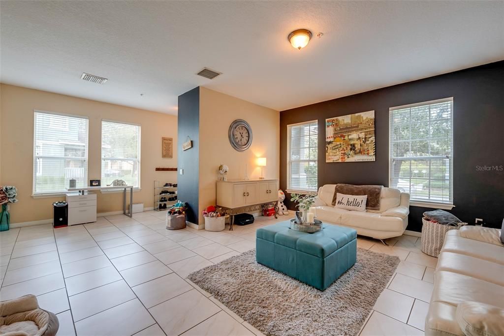 Recently Sold: $290,000 (3 beds, 2 baths, 1771 Square Feet)