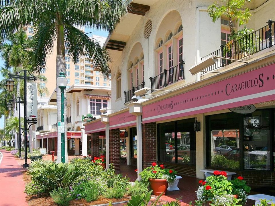 En Venta: $695,000 (1 camas, 1 baños, 727 Pies cuadrados)