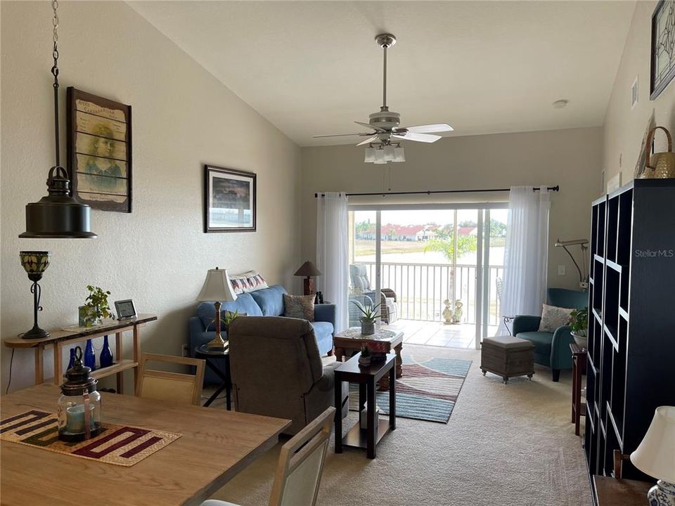 Recently Sold: $218,000 (2 beds, 2 baths, 1291 Square Feet)