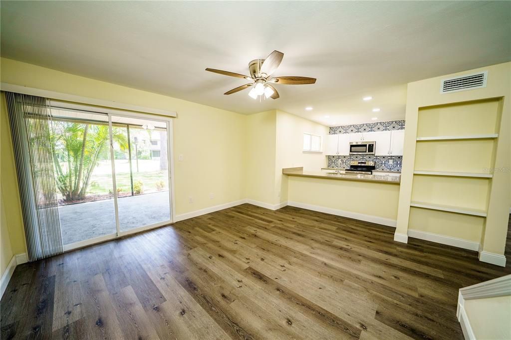 Recently Sold: $216,000 (2 beds, 1 baths, 1203 Square Feet)