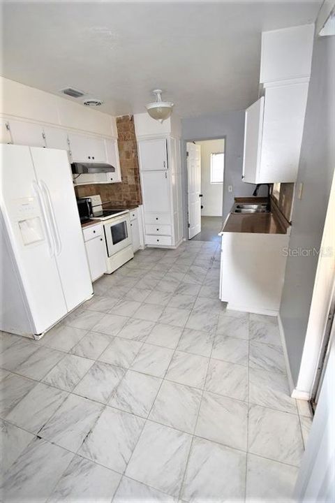 Recently Rented: $1,650 (3 beds, 1 baths, 1092 Square Feet)