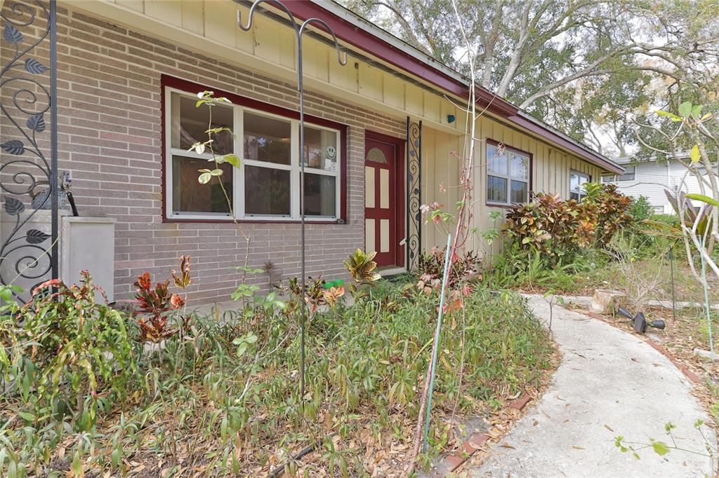 Recently Sold: $270,000 (4 beds, 2 baths, 1769 Square Feet)