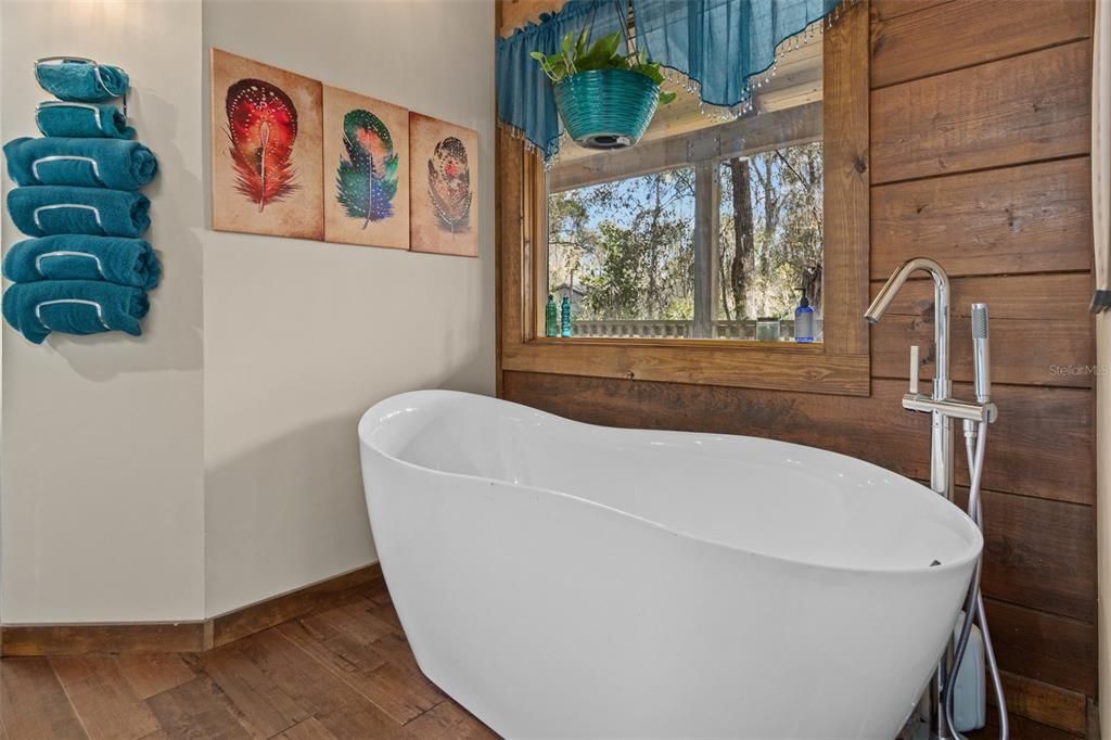 Недавно продано: $650,000 (3 спален, 2 ванн, 2240 Квадратных фут)