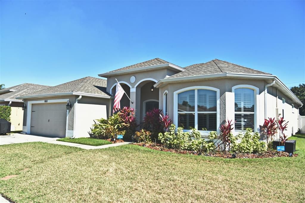 Recently Sold: $410,000 (4 beds, 3 baths, 2366 Square Feet)