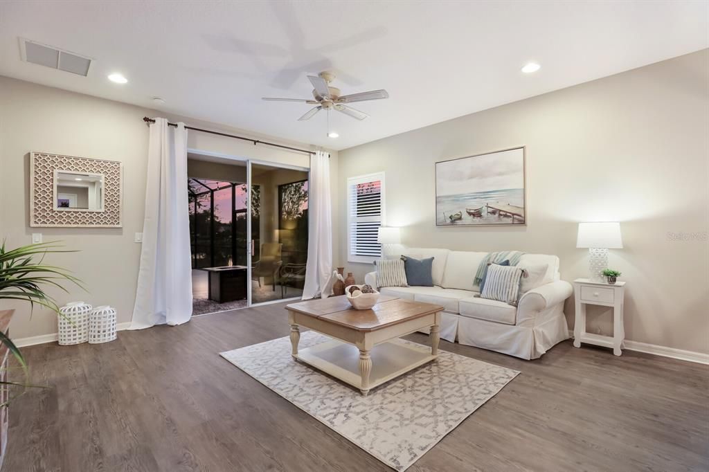 Recently Sold: $525,000 (3 beds, 2 baths, 2044 Square Feet)