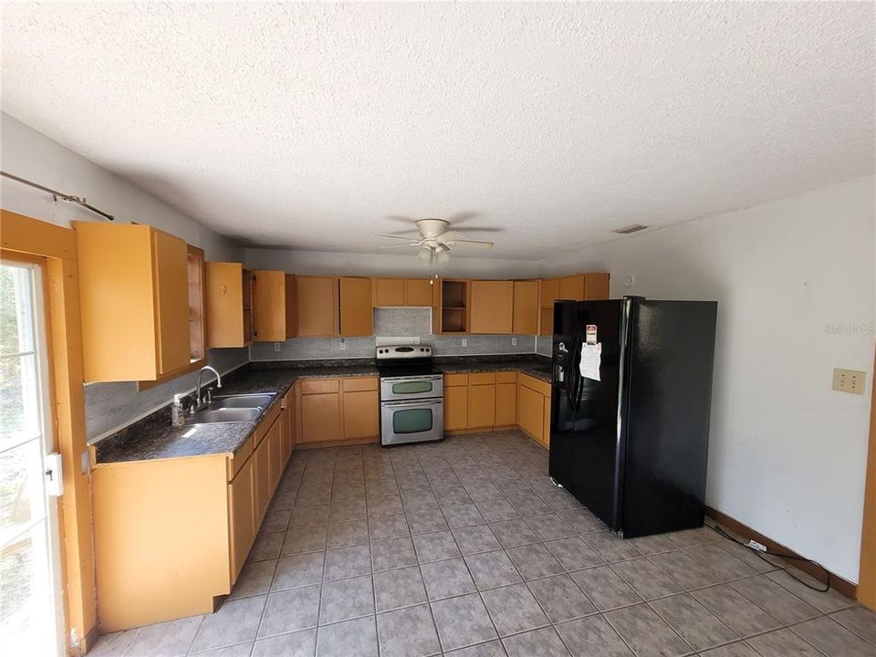 Recently Sold: $275,000 (4 beds, 1 baths, 1680 Square Feet)