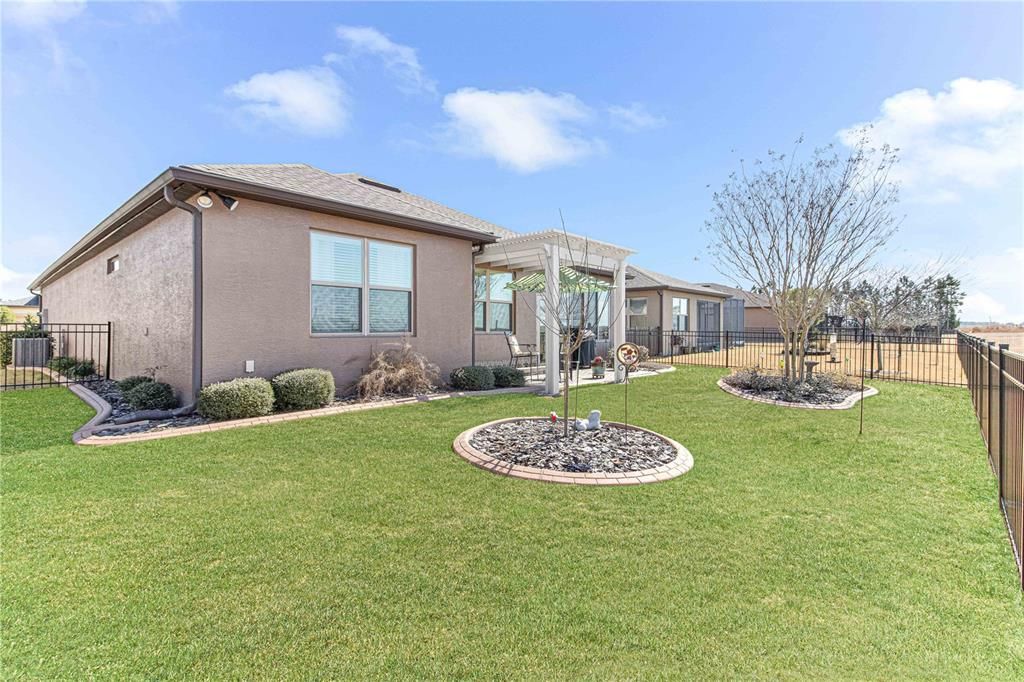 Recently Sold: $397,500 (2 beds, 2 baths, 1876 Square Feet)