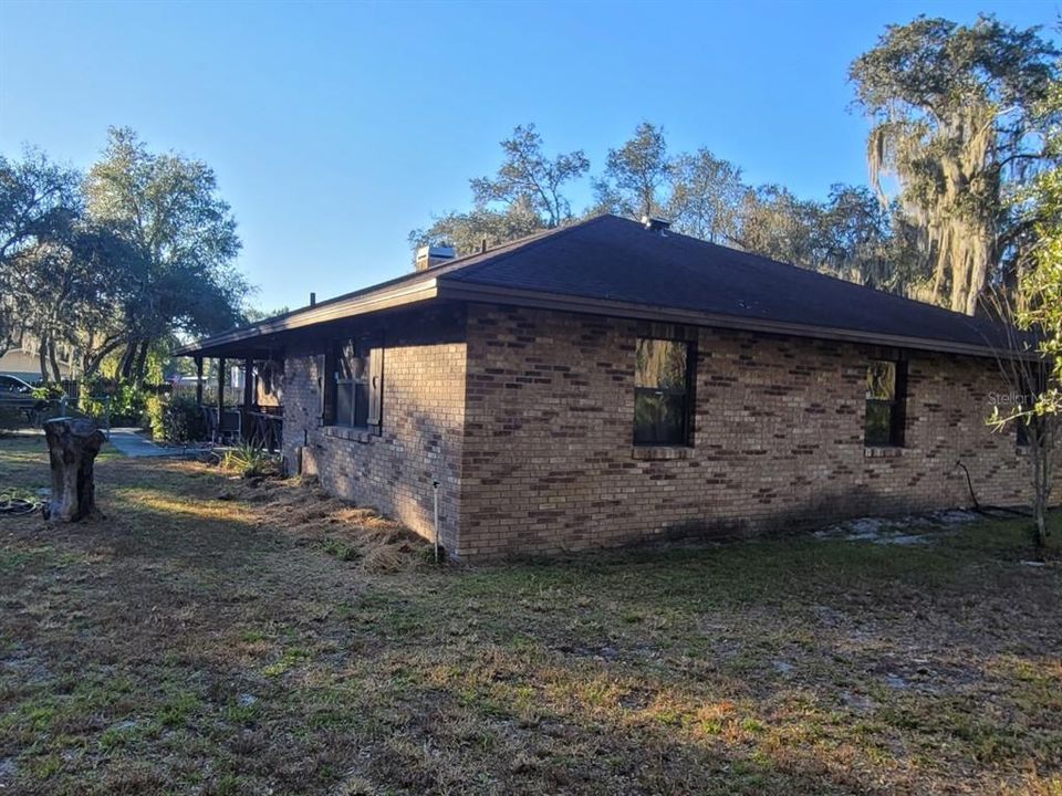 Recently Sold: $367,900 (3 beds, 2 baths, 1990 Square Feet)