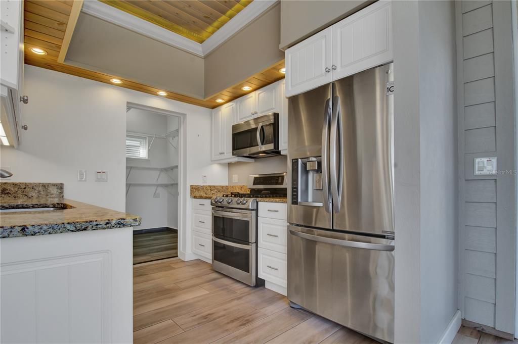 Recently Sold: $429,900 (1 beds, 1 baths, 395 Square Feet)